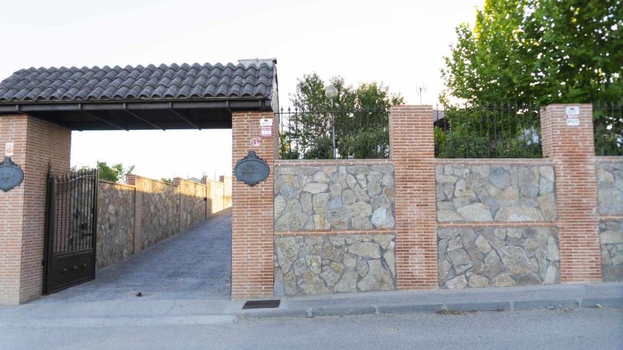 Villa Las Tres Hermanas Albarreal De Tajo By Toledo Ap Eksteriør bilde