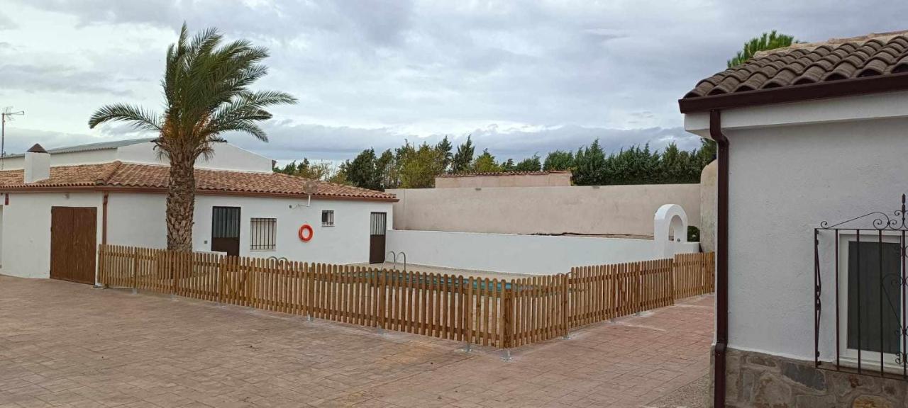 Villa Las Tres Hermanas Albarreal De Tajo By Toledo Ap Eksteriør bilde